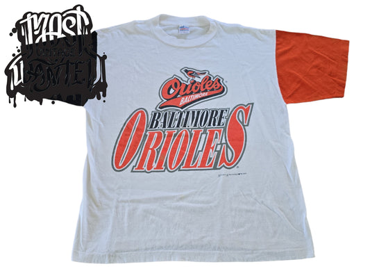 Vintage 1990s Baltimore Orioles Henry-Aaron Shirt.